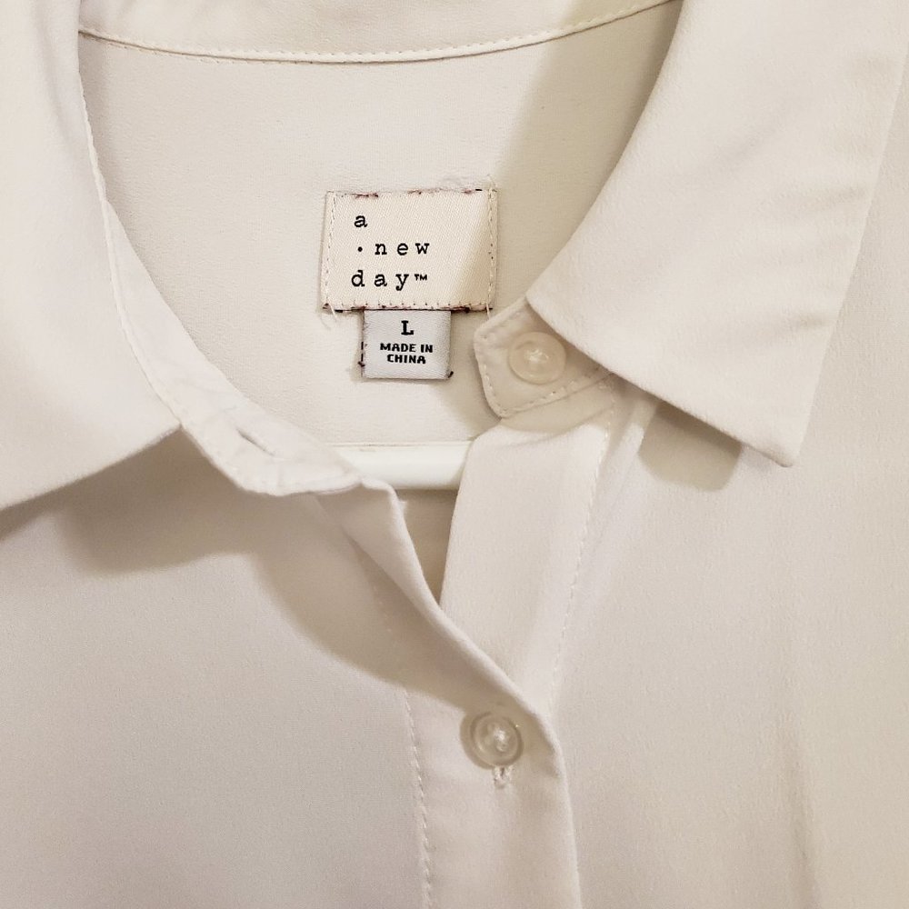 Button Down Dress Shirt Long Sleeve - Large